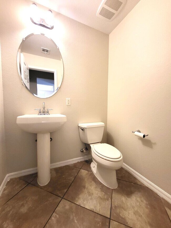 Building Photo - Guard Gated, Community Pool, Club House an...