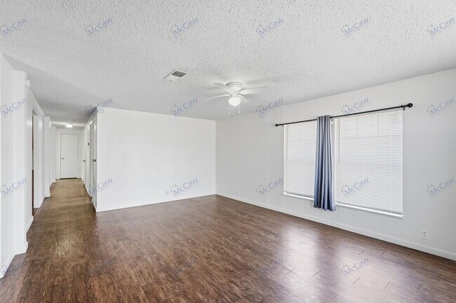 Building Photo - 14614 Seminole Dr