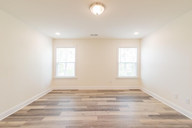 Building Photo - 2148 Bexar Trl