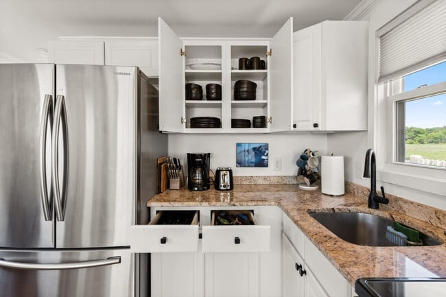 Building Photo - 1611 NH-1A