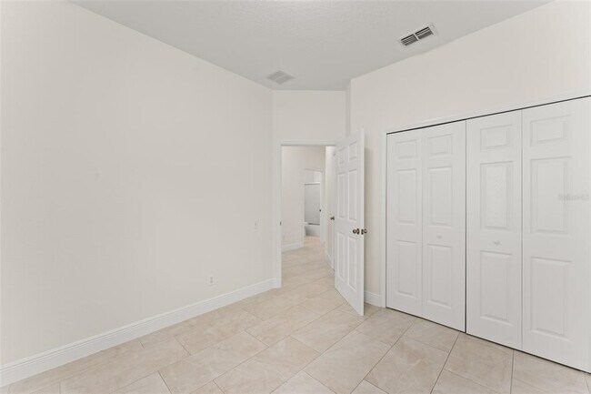 Building Photo - 8838 Abbotsbury Dr