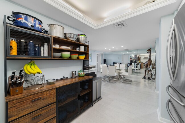 Building Photo - 4101 N Ocean Blvd