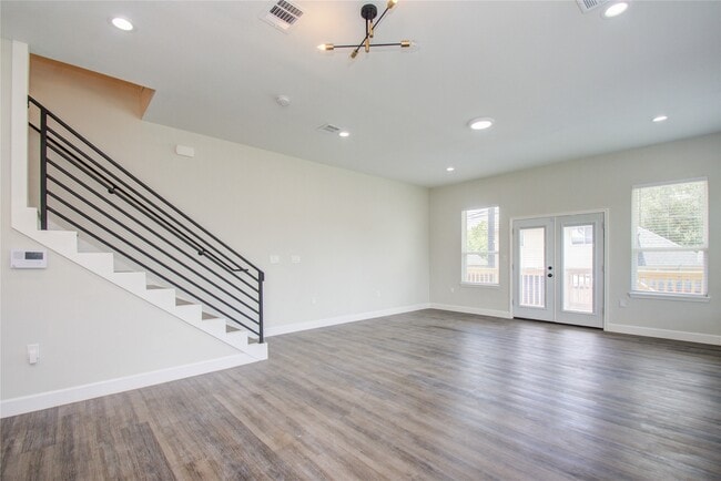 Building Photo - 4916 Sunbeam St