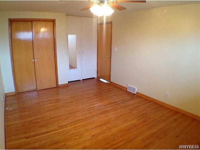 Building Photo - 112 Siegfried Dr
