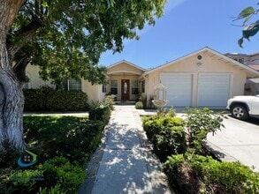 Building Photo - $5800 - Spacious 5 Beds 4 baths with large...