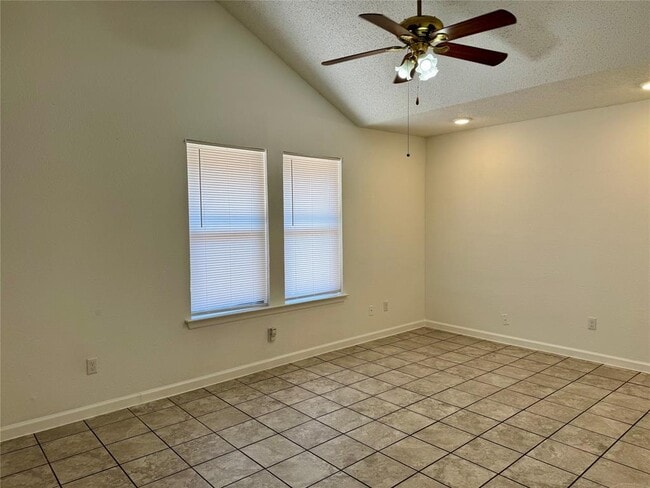 Building Photo - 904 Milford Way