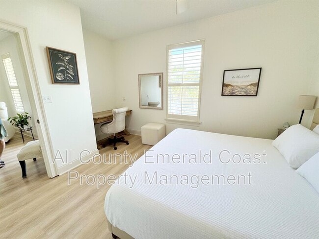 Building Photo - 25 S Wildflower Dr