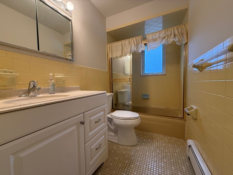 Building Photo - 447 Central Blvd