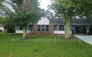 Building Photo - 1550 Lake Villa Cir