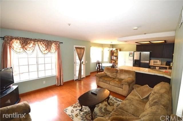 Building Photo - 3 br, 2 bath Condo - 755 N East St