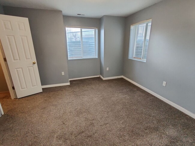 Building Photo - 137 W 600 N