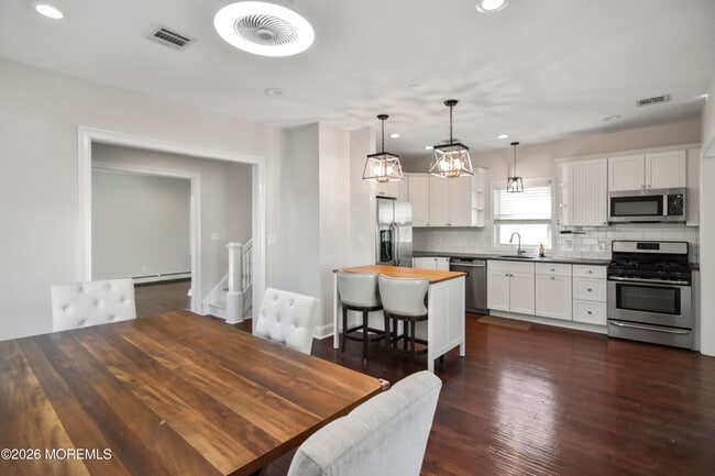 Building Photo - 108 Morris Ave