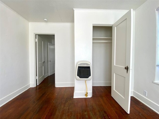 Building Photo - 5009 Avenue G