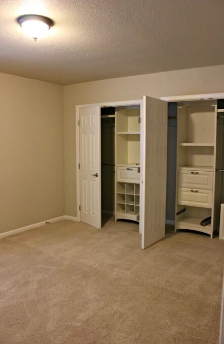 Building Photo - 5 Bedroom - Vista Montana