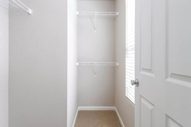 Building Photo - Immediate Occupancy Available!