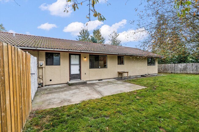 Building Photo - McKinley Duplex