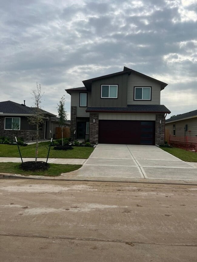 Building Photo - 12819 Heddington Grv Ln