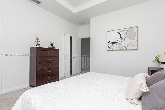 Building Photo - 12949 SW 232nd Ln