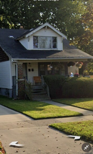 Primary Photo - 5960 Chalmers St