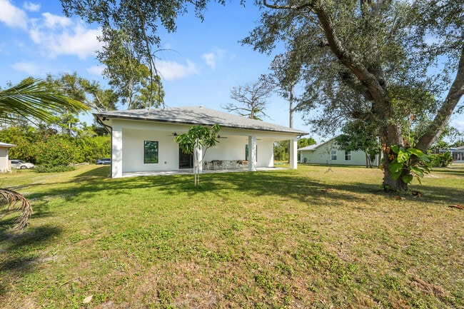 Building Photo - 6607 Deland Ave