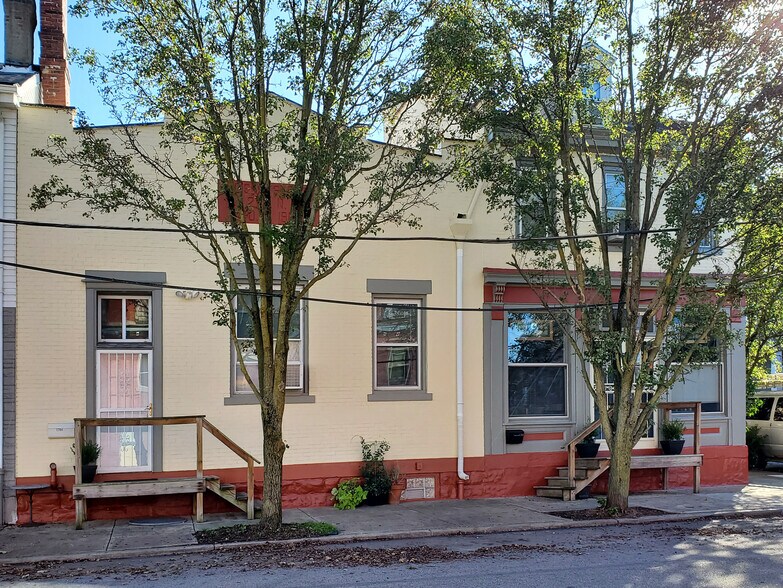 Building Photo - 1704 Mary St