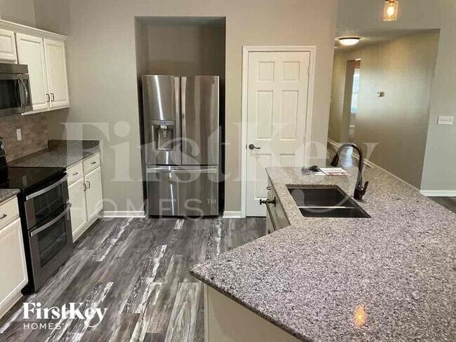 Building Photo - 121 Alexandria Cir