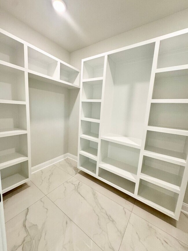 Building Photo - Beautiful 4 Bedroom, 3 Bath home located in Myrtle Grove Plantation!