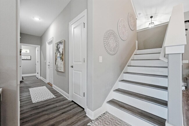 Building Photo - 2331 Hadleigh Hills Ct