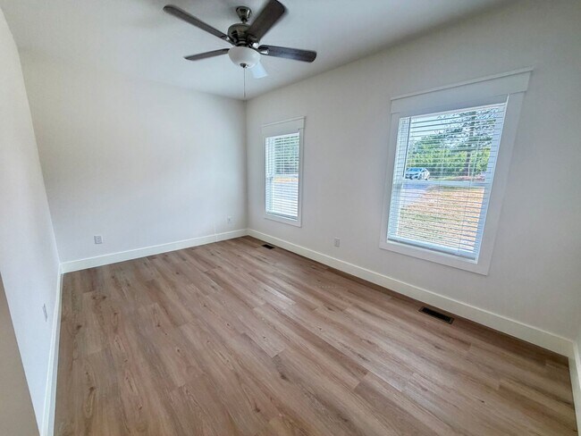 Building Photo - Magnolia Drive is Ready for YOU!