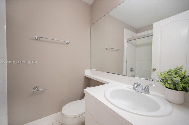 Building Photo - 5000 NW 116th Ct