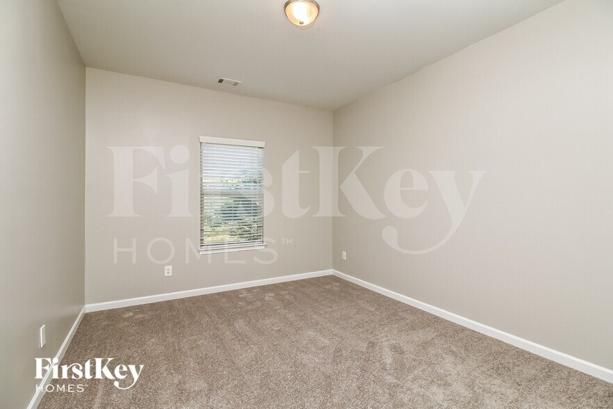 Building Photo - 35 Crossbill Trl