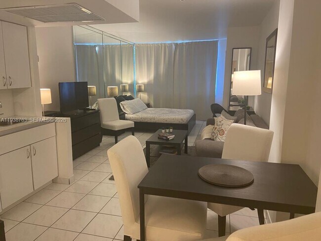 Building Photo - 100 Lincoln Rd