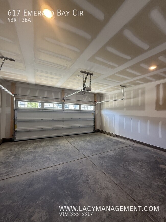 Building Photo - 617 Emerald Bay Cir