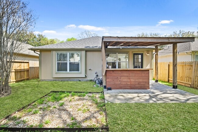 Building Photo - 24307 Silver Maple Dr