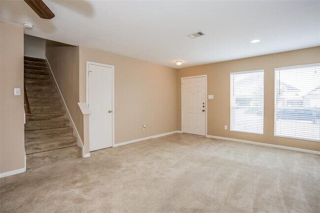 Building Photo - 1127 Laurel Chase Tr
