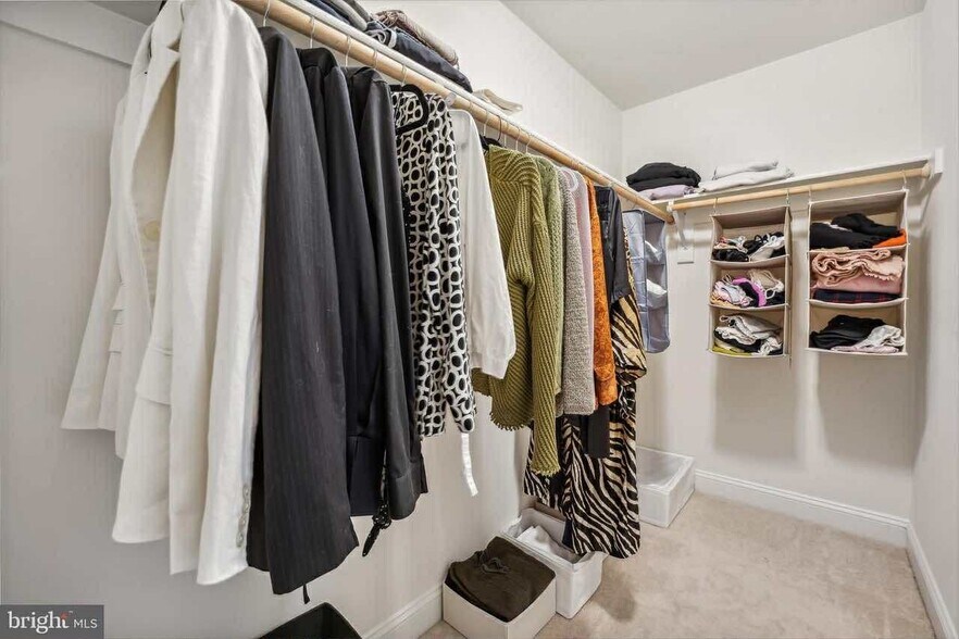 Building Photo - 10669 Yorktown Ct