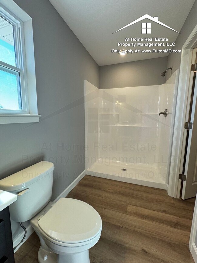 Building Photo - 2610 N Bluff St