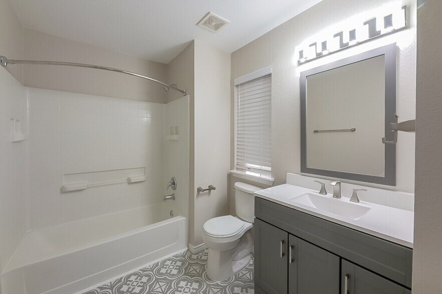 Building Photo - 26138 Flinton Dr