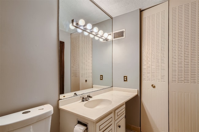 Building Photo - 2355 Mailand Ct