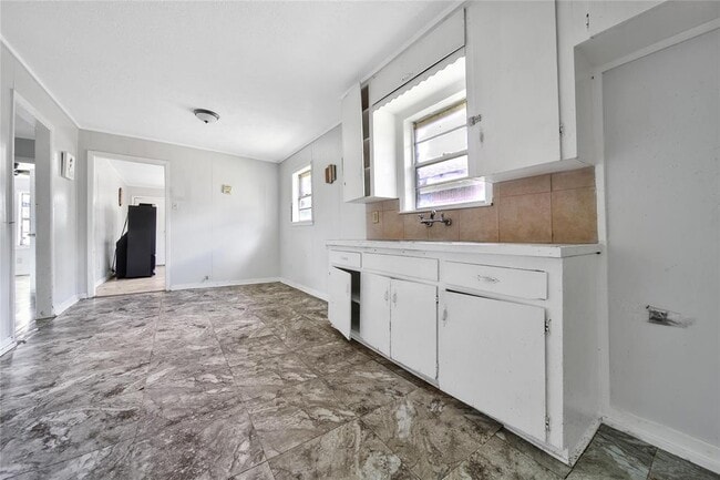 Building Photo - 2315 Kabee St