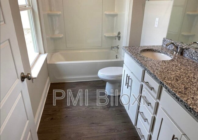 Building Photo - 1208 Carraway Cv