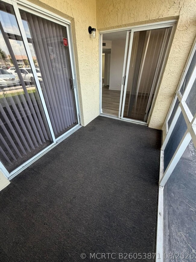 Building Photo - 1546 SE Royal Green Cir