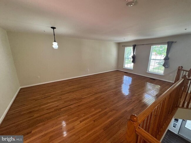 Building Photo - 6007 Rose Bay Dr