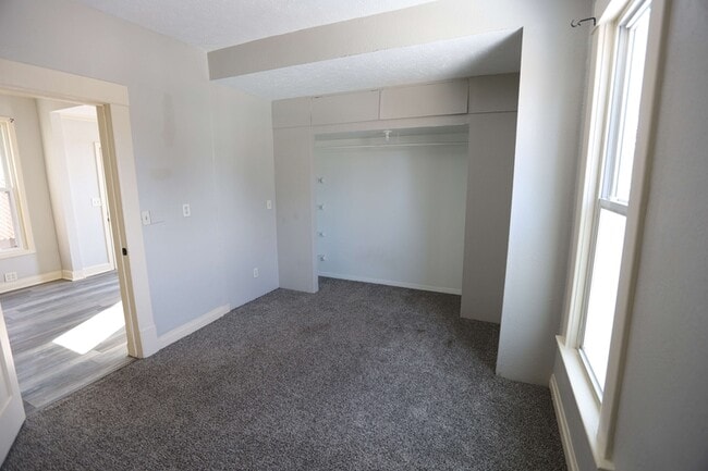 Building Photo - 639 Curve St SW