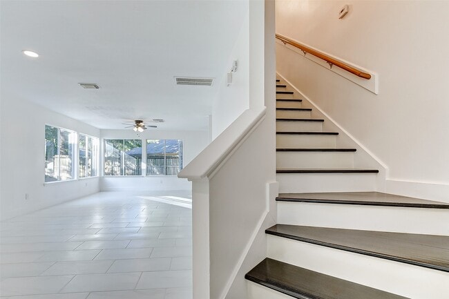 Building Photo - 21892 Silver Oak Ct