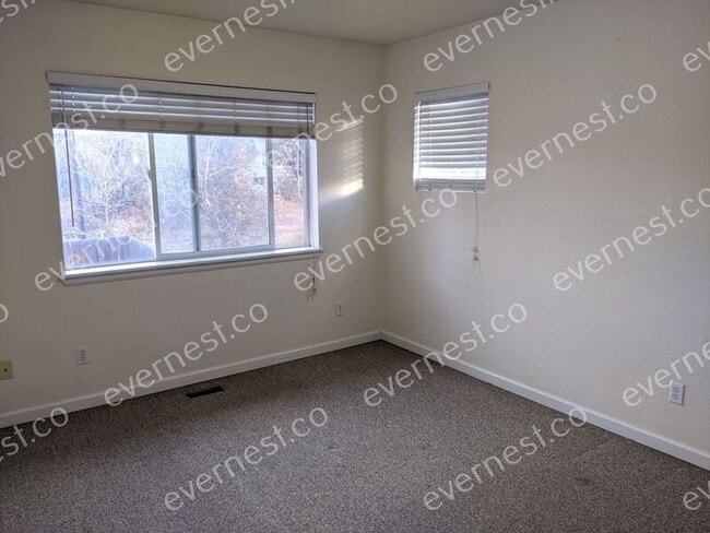 Building Photo - 5440 N Bryant St