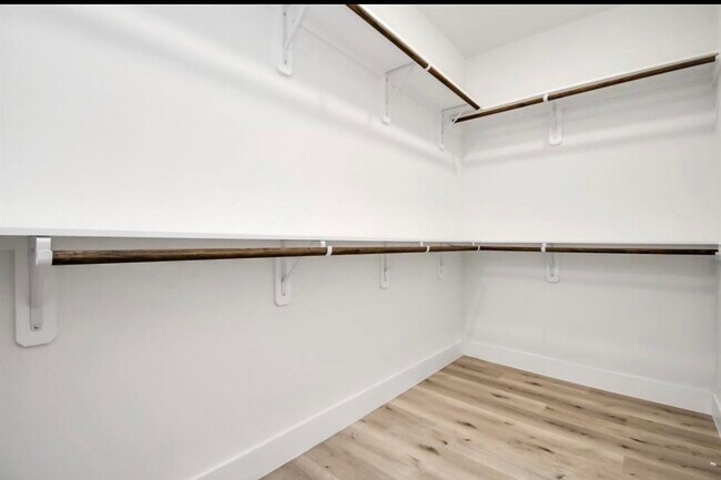 Building Photo - 6555 Sealey St