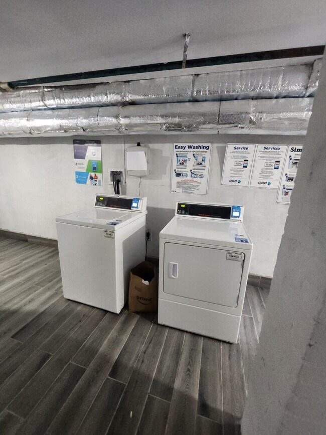 Building Photo - 39 William St