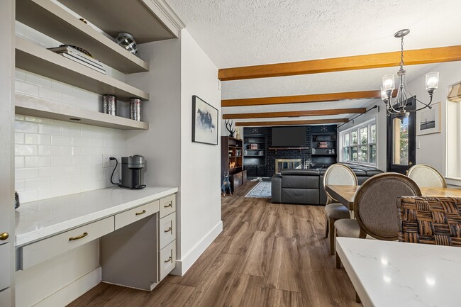 Building Photo - 326 Bayou View Dr