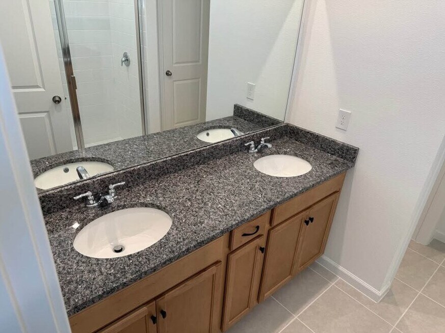 Building Photo - 536 Green Tracker Ave